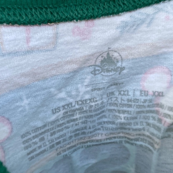 Hard to Find Walt Disney World Holiday Spirit Jersey- 2X - Picture 3 of 4